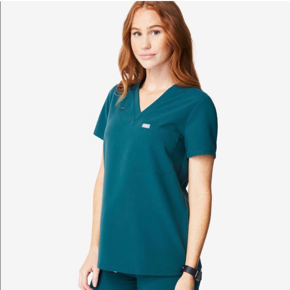 Figs Caribbean blue Catarina top